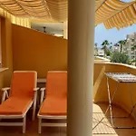 Con Ubicacion Ideal Y Amplia Terraza شقة